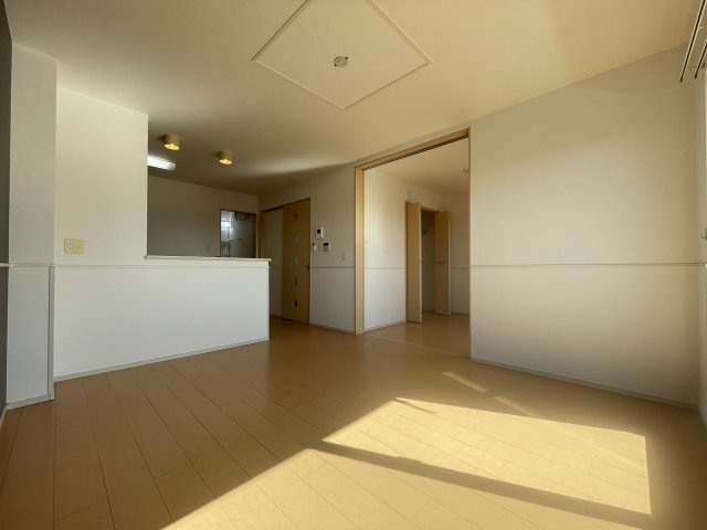 拡大写真:J-WISH 2階203の居間