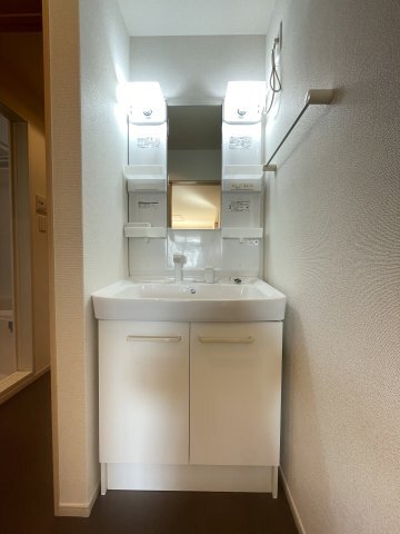 拡大写真:J-WISH 2階203の洗面所