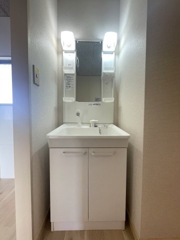 拡大写真:コーポOSK Ⅰ 2階201の洗面所