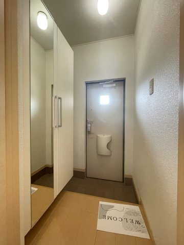 拡大写真:グランツオーヴェルⅠ 1階101の玄関