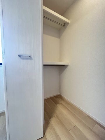 拡大写真:グランブルー八代 A 1階102の収納