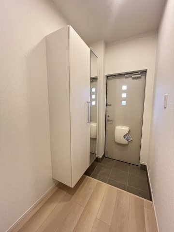 拡大写真:グランブルー八代 A 1階102の玄関