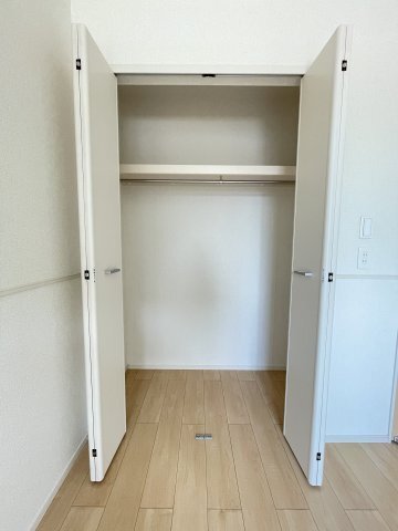 拡大写真:ライクスリー Ⅰ 1階102の収納