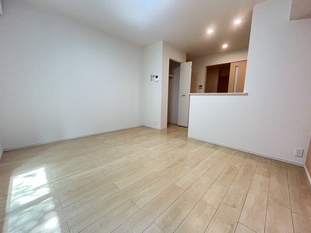 拡大写真:Piaget萩原 2階202の居間