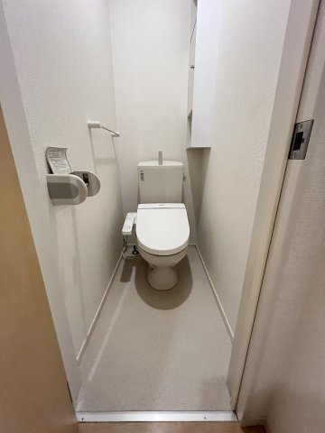 拡大写真:Piaget萩原 2階202のトイレ