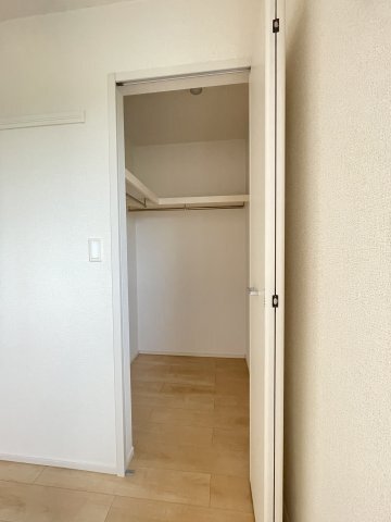拡大写真:ブルゴーニュB 2階205の収納