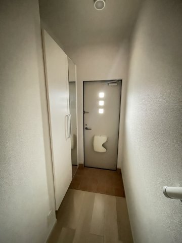 拡大写真:ブルゴーニュB 2階203の玄関