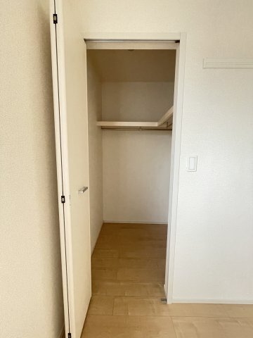 拡大写真：ブルゴーニュＢ 2階202の収納
