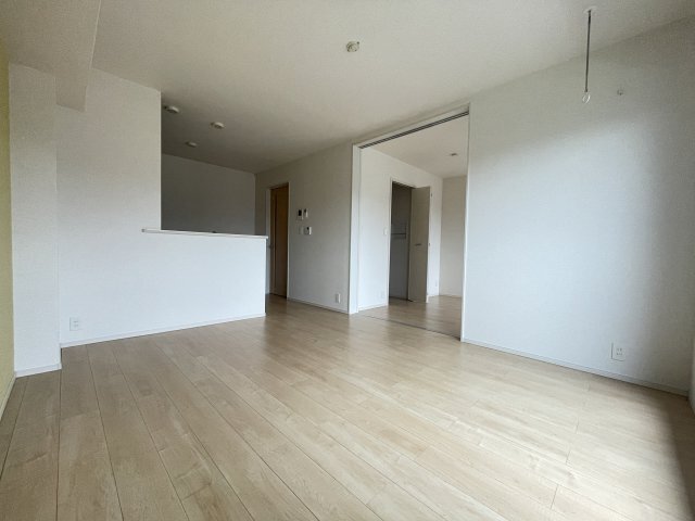 拡大写真：ブルゴーニュＢ 2階202の居間
