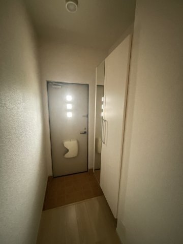 拡大写真:ブルゴーニュB 2階201の玄関