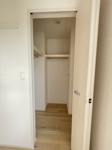 拡大写真:ブルゴーニュB 1階106の収納