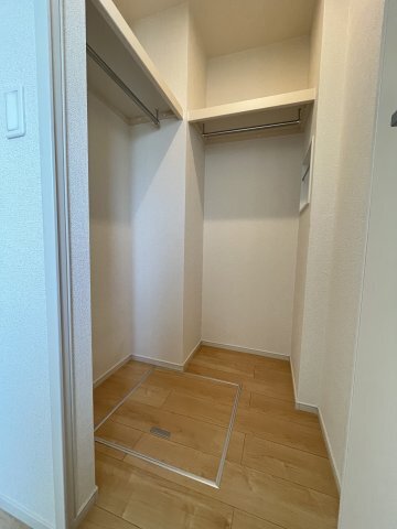 拡大写真:ブルゴーニュB 1階103の収納