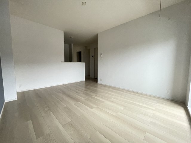 拡大写真:ブルゴーニュB 1階102の居間