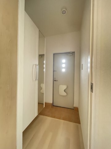 拡大写真:ブルゴーニュB 1階101の玄関
