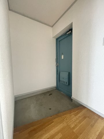 拡大写真:SUBSTANCE 3階303の玄関