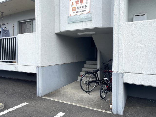 拡大写真:SUBSTANCE 3階303のエントランス