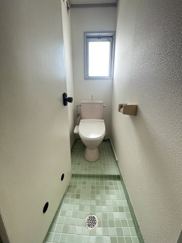 拡大写真:SUBSTANCE 3階303のトイレ