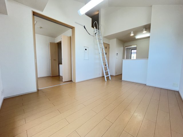 拡大写真：ＡＬＢＡーＣＡＳＡⅢ 2階205の居間