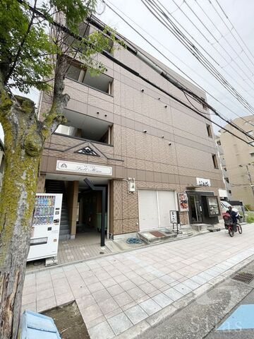 拡大写真：西宮市中前田町 3階301の外観
