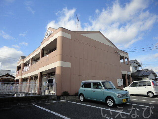 拡大写真：総社市門田 1階101の外観写真（昼）