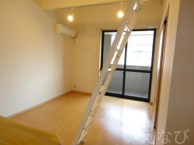 拡大写真:岡山市東区益野町 2階203のリビング