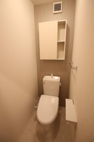 拡大写真：D-residence沖野上 1階102のトイレ