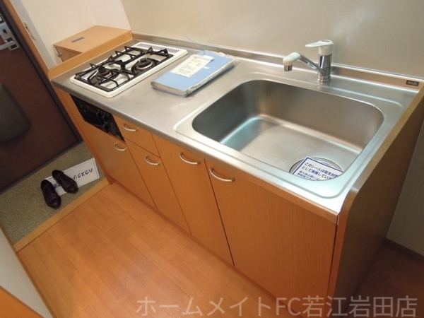 拡大写真：Ｇrand Ｃhariot 1階102のキッチン