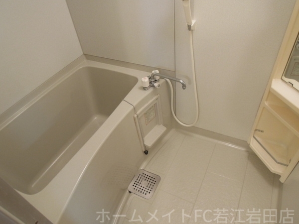 拡大写真：Ｇrand Ｃhariot 1階102のバス