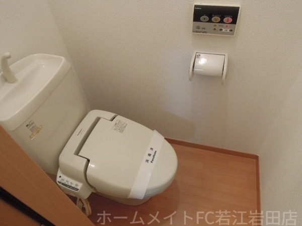 拡大写真：Ｇrand Ｃhariot 1階102のトイレ