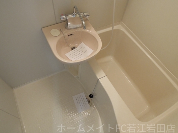 拡大写真:メルベーユ藤戸 2階201のバス