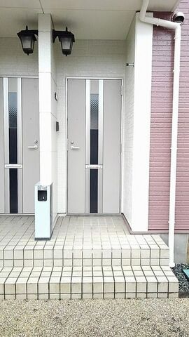 拡大写真:グリーンヒルうぐいすB 1階103のエントランス