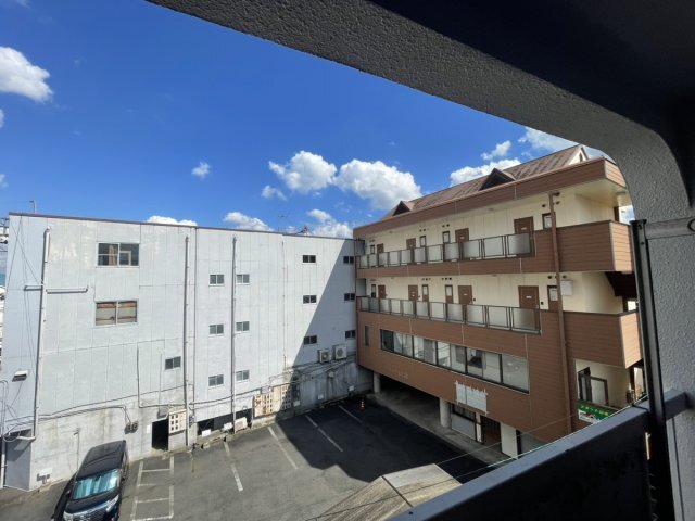 拡大写真:ラ・パルテール山北 3階302のバルコニー