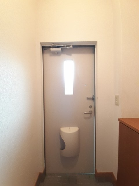 拡大写真:ゴールドハピネスC 2階201の玄関