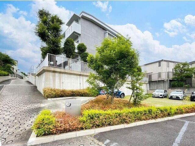 クレッセンド清水ヶ岡の外観