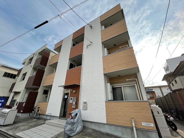 拡大写真:アルファート白金 2階202の外観