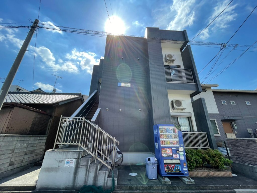 拡大写真:グッドウッド荒江 2階202のエントランス