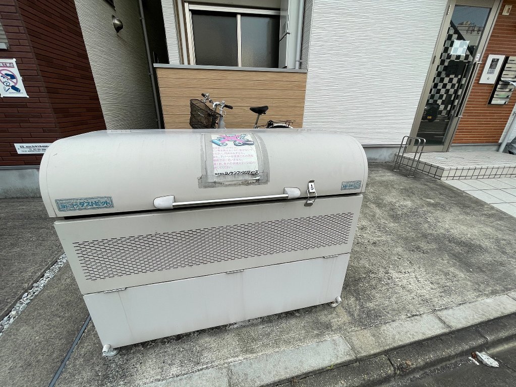 拡大写真:アルファート白金 2階202のその他共有部分