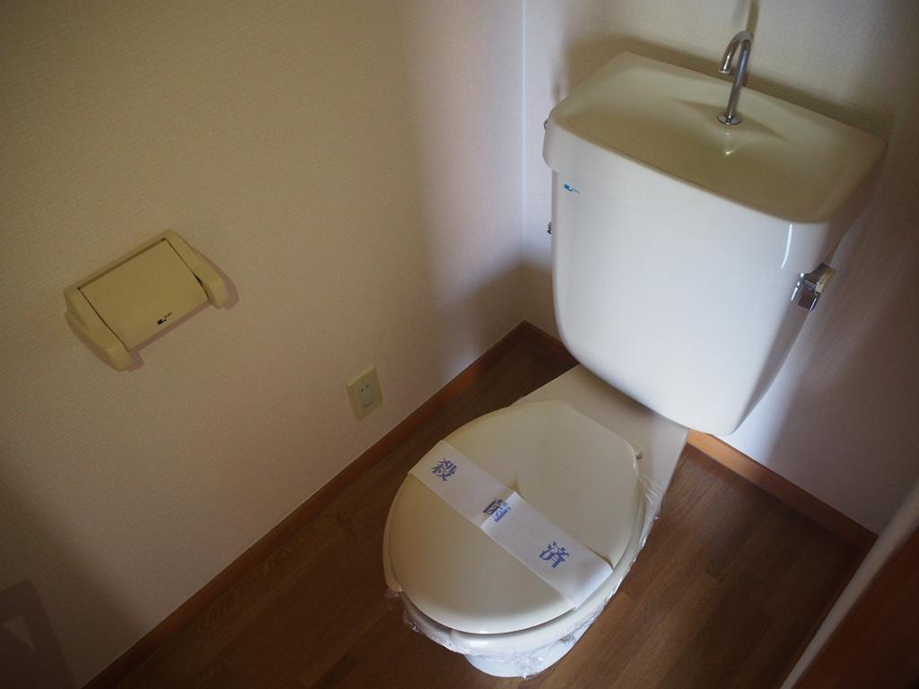 拡大写真:セントラルハイツ滝川 4階403のトイレ