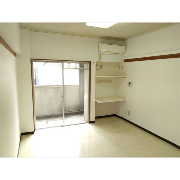 拡大写真:グリーンハイツ東桜 4階401の居間