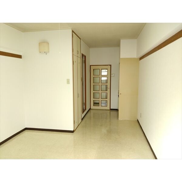 拡大写真:グリーンハイツ東桜 4階401の居間