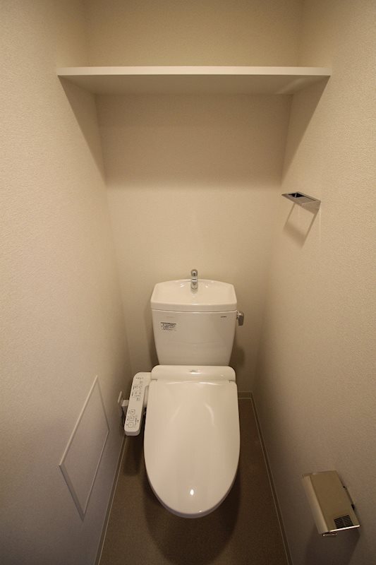 拡大写真：プレサンスNAGOYAシティオ 12階1203のトイレ