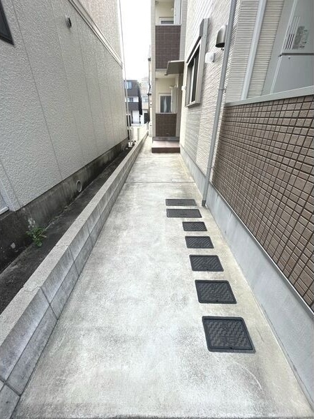 拡大写真:ハーモニーテラス高道町Ⅲ 1階101のエントランス