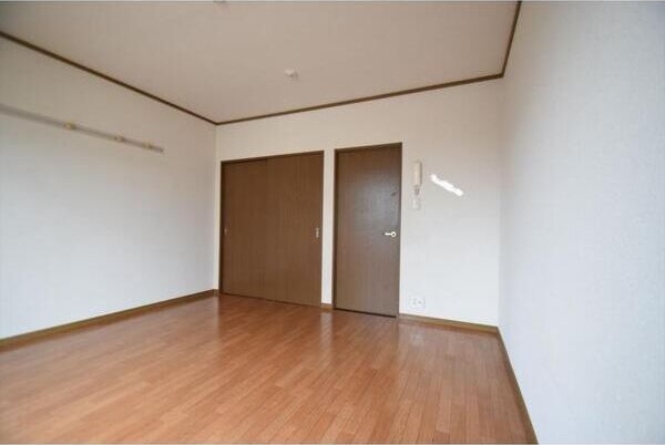 拡大写真:HOMEST旭 2階202の居間
