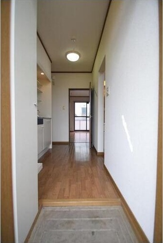 拡大写真:HOMEST旭 2階202の玄関