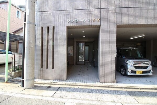 拡大写真:クレセール花の木 3階302のエントランス