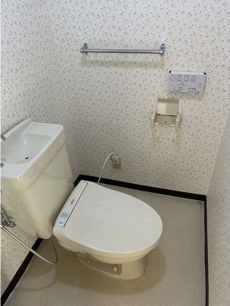 拡大写真:長井マンション 4階403のトイレ