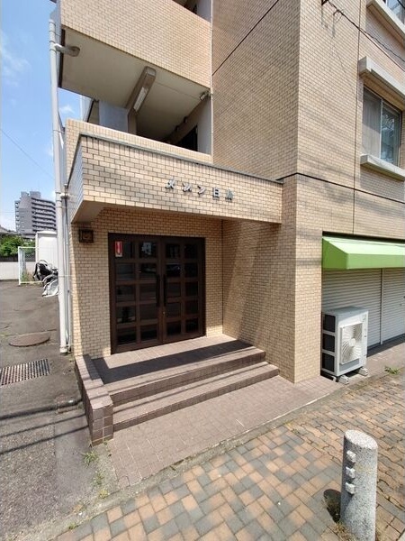 拡大写真:メゾン白鳥 2階201のエントランス