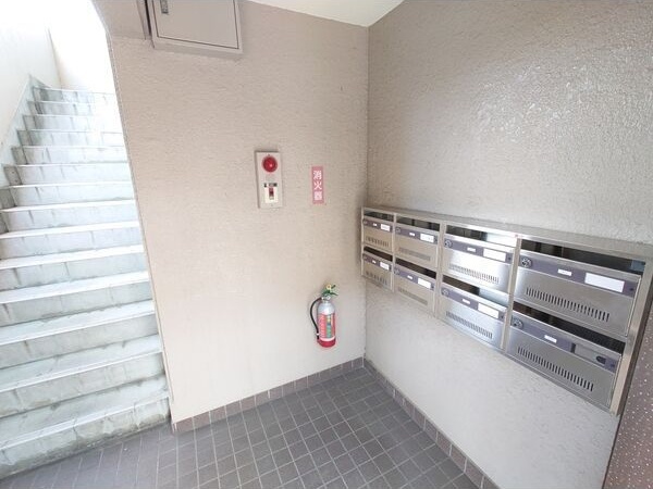 拡大写真:メゾン白鳥 2階201のロビー