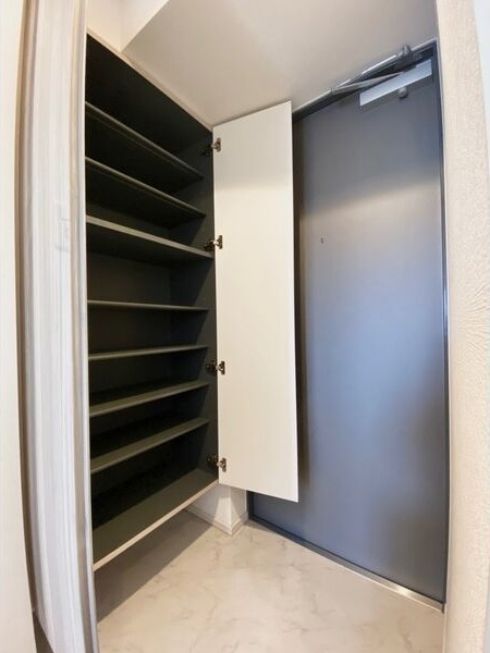 拡大写真:S-RESIDENCE熱田 4階401の収納