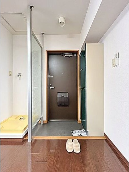 拡大写真:泉2000 4階402の玄関